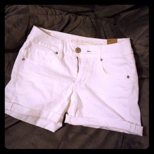 NWT white AE midi shorts